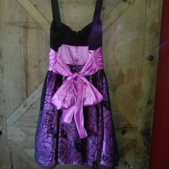 Dress - Picture 2 of 2